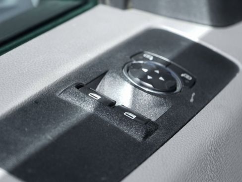 Used 2017 Ford F550 2WD Regular Cab Super Duty image 23