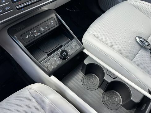 Used 2024 Hyundai Kona Limited FWD image 31