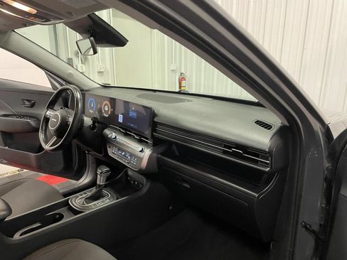 Used 2025 Hyundai Kona SEL AWD/4WD image 44