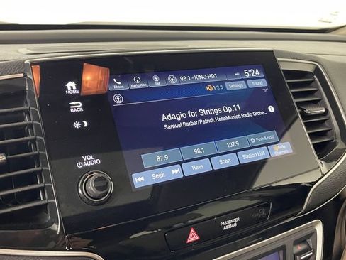 Used 2022 Honda Pilot Touring image 7