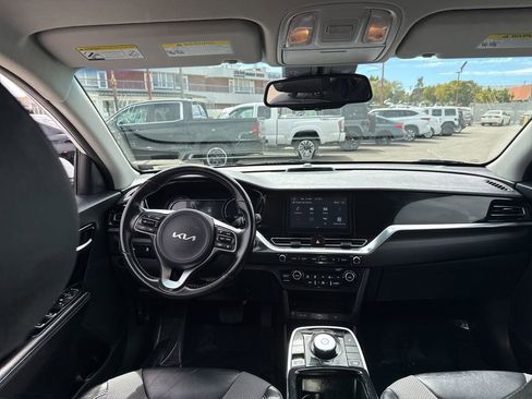 Used 2022 Kia Niro EX FWD image 12