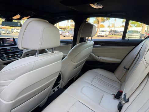 Used 2019 BMW 530i w/ Convenience Package image 16