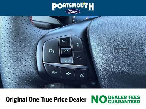 Used 2025 Ford Escape ST-Line Elite w/ Premium Technology Package image 19
