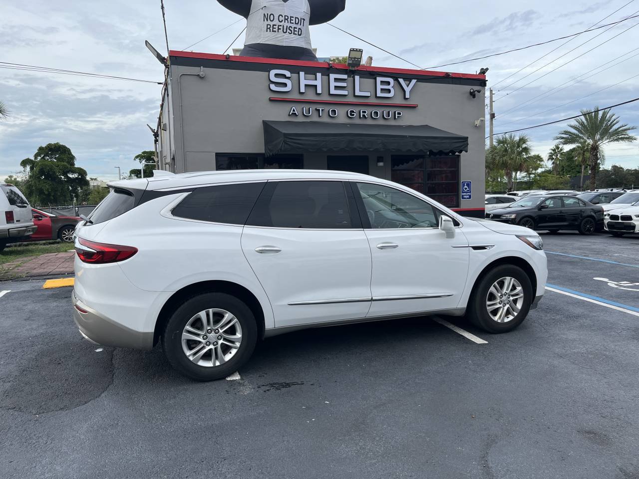 Used 2020 Buick Enclave Essence FWD image 4