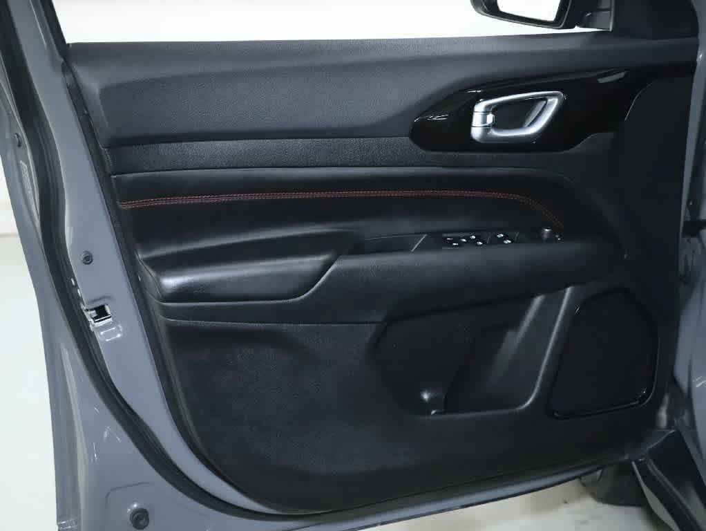 Used 2023 Jeep Compass Trailhawk w/ Trailhawk Convenience Group AWD/4WD image 14