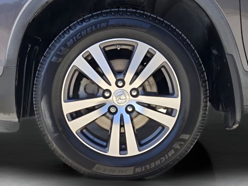 Used 2017 Honda Pilot EX image 32