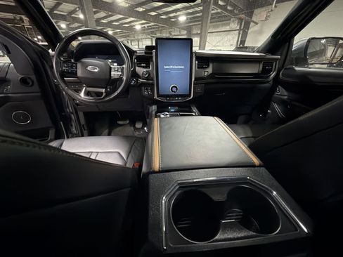 Used 2023 Ford Expedition Max Platinum image 27