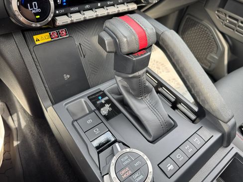 Used 2024 Toyota Tacoma TRD Pro AWD/4WD image 8