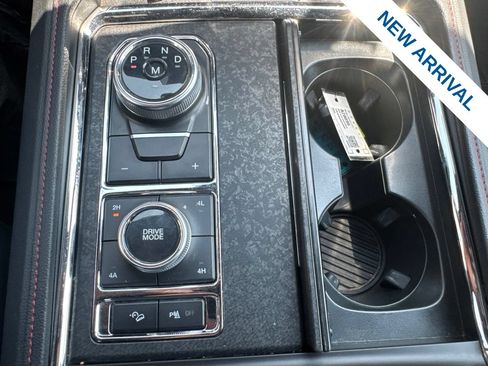 Used 2024 Ford Expedition Limited AWD/4WD image 29