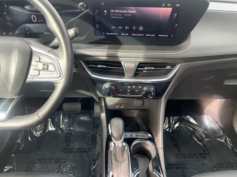 Used 2024 Buick Encore GX Sport Touring image 11