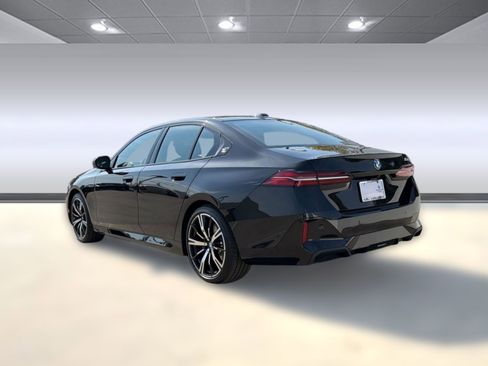 New 2026 BMW 530i w/ M Sport Package RWD image 3