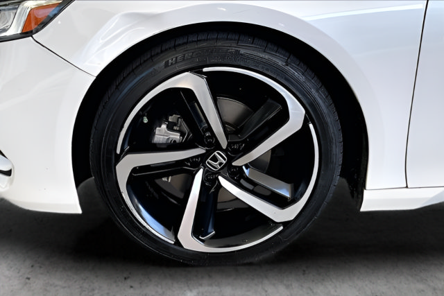 Used 2018 Honda Accord Sport image 29
