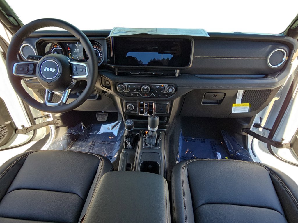 New 2026 Jeep Wrangler Unlimited Sahara AWD/4WD image 35
