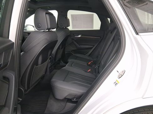 Used 2025 Audi Q5 2.0T Premium Plus w/ Premium Plus Package image 12