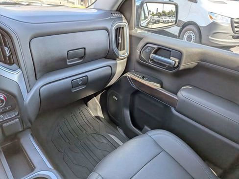 Used 2022 GMC Sierra 1500 SLT w/ SLT Premium Plus Package AWD/4WD image 18