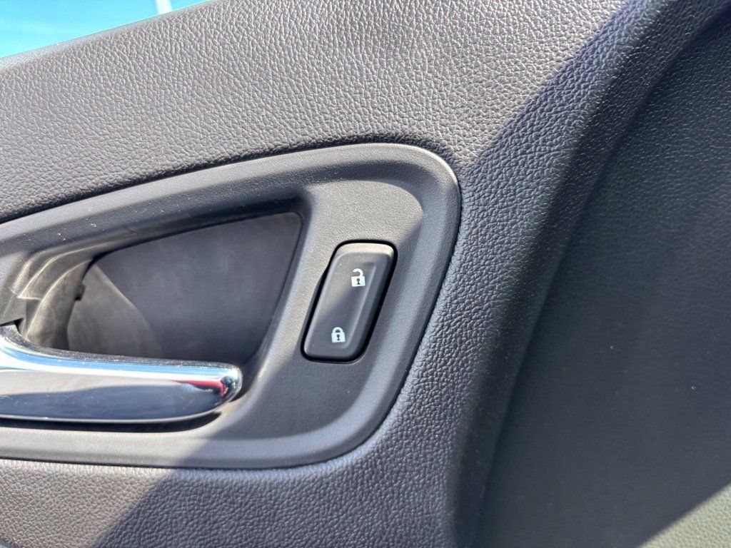 Used 2016 Chevrolet Colorado LT AWD/4WD image 17