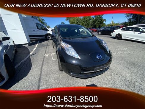 Used 2017 Nissan Leaf SV w/ Premium Package FWD image 6