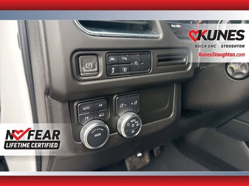 Used 2023 GMC Yukon SLT image 21