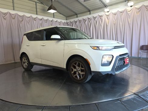 Used 2020 Kia Soul S FWD image 10