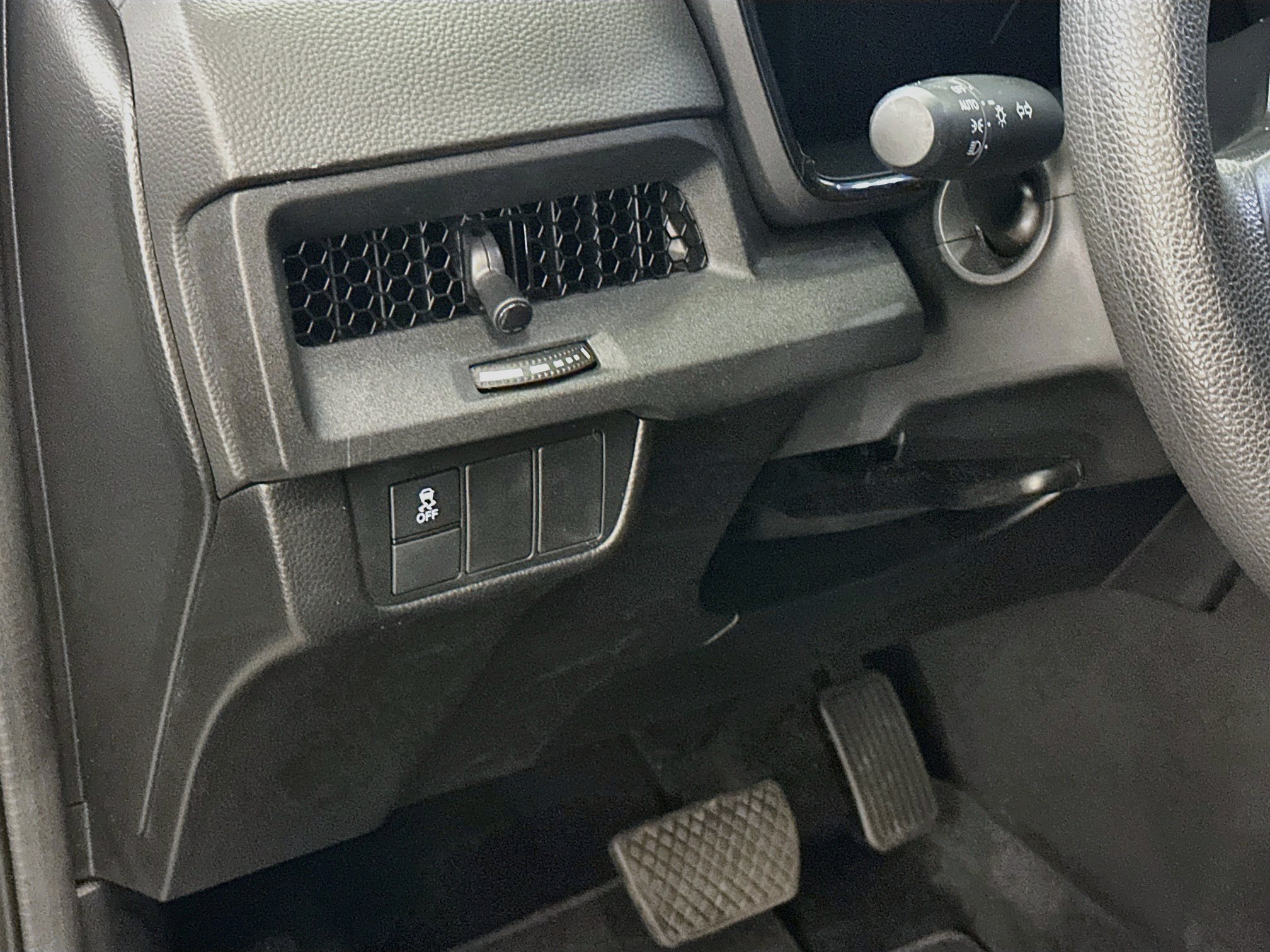 Used 2025 Honda CR-V LX image 17