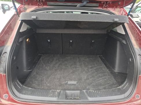 Used 2024 Chevrolet Trax LT w/ Sunroof Package FWD image 9