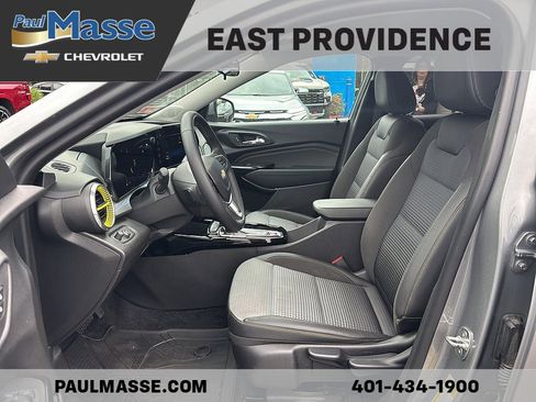 Used 2024 Chevrolet Trax LT w/ Driver Confidence Package FWD image 15