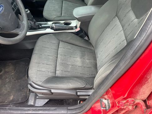 Used 2009 Ford Focus SE FWD image 11
