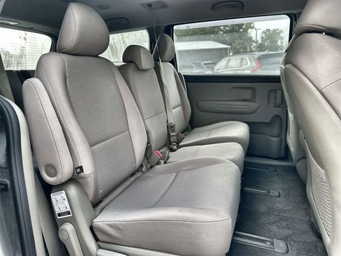 Used 2016 Kia Sedona LX image 13