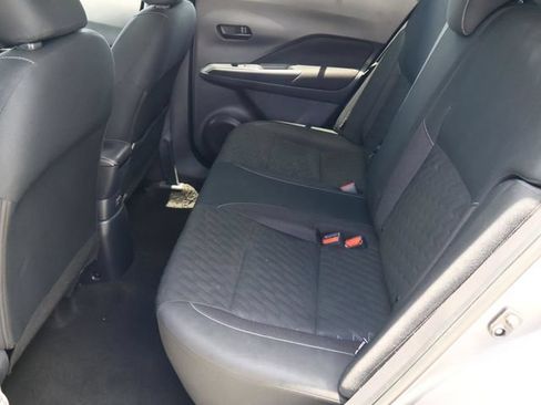 Used 2022 Nissan Kicks S FWD image 18