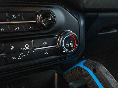 Used 2021 Ford Bronco Black Diamond image 39