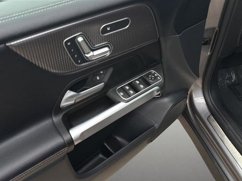 Certified 2022 Mercedes-Benz GLB 250 4MATIC image 10