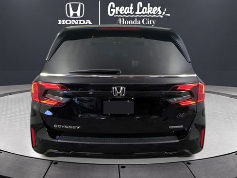 New 2026 Honda Odyssey Touring image 4