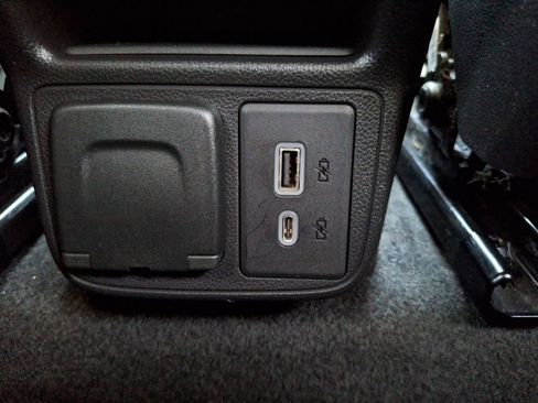 Used 2020 Buick Encore GX Essence image 18