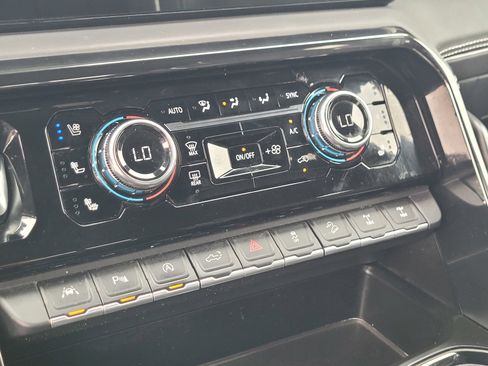 Used 2022 GMC Sierra 1500 AT4X image 21