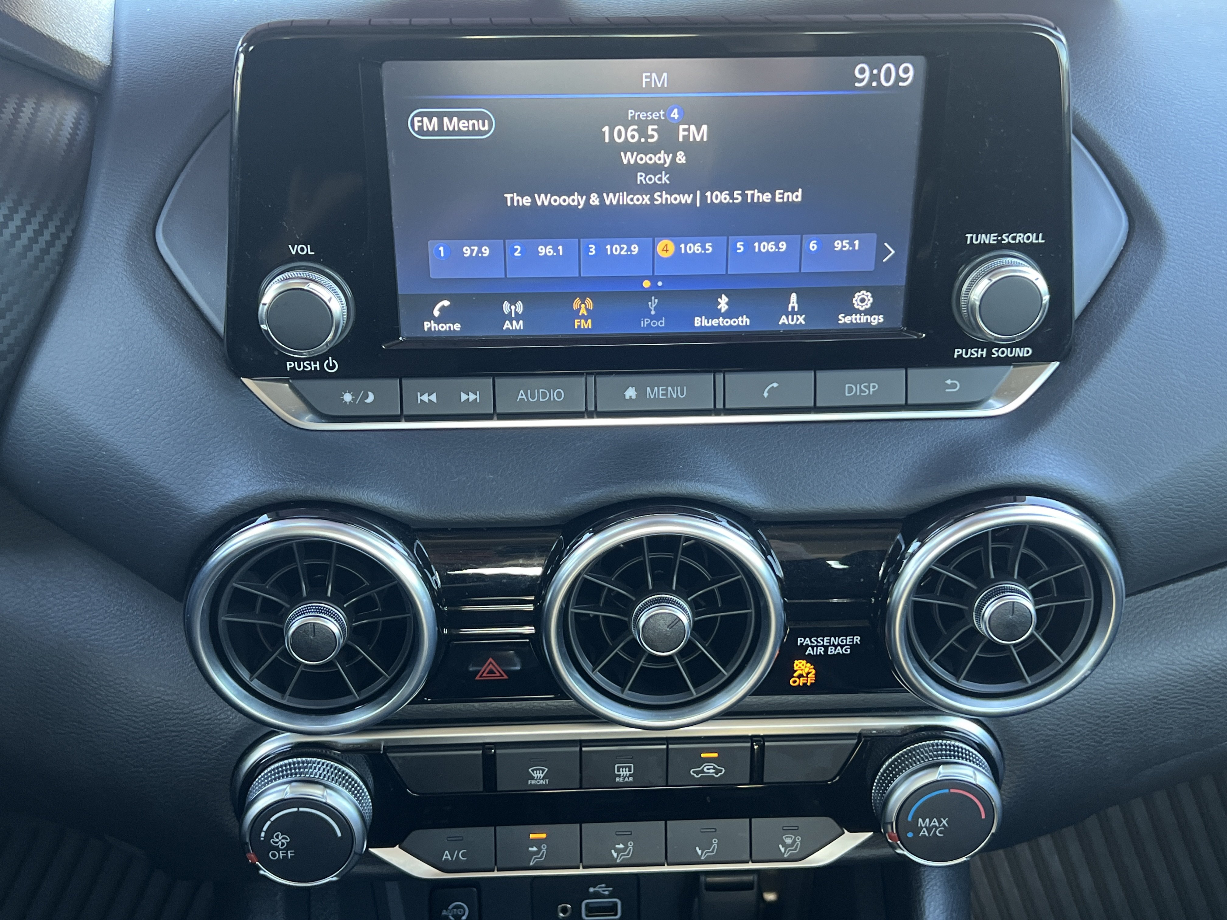 Used 2025 Nissan Sentra S FWD image 23