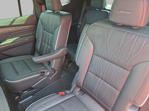 Certified 2025 Buick Enclave Avenir w/ LPO, Floor Liner Package AWD/4WD image 15
