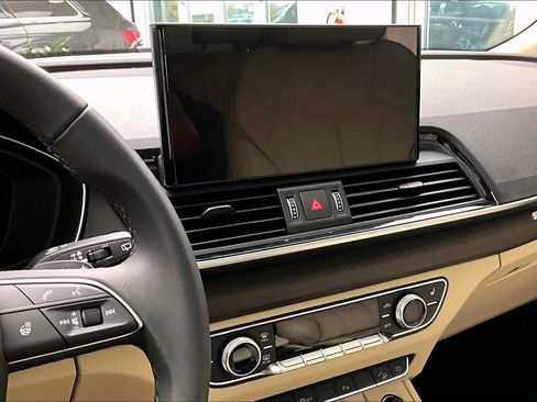 Certified 2024 Audi Q5 2.0T Premium Plus image 6