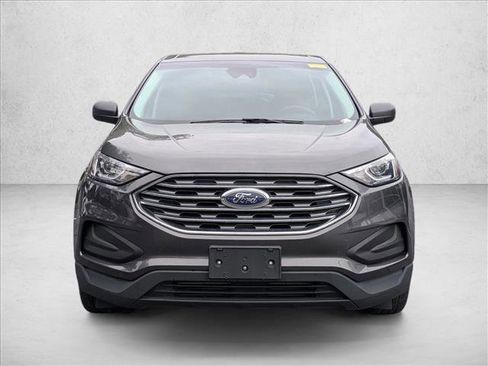 Used 2020 Ford Edge SE image 5