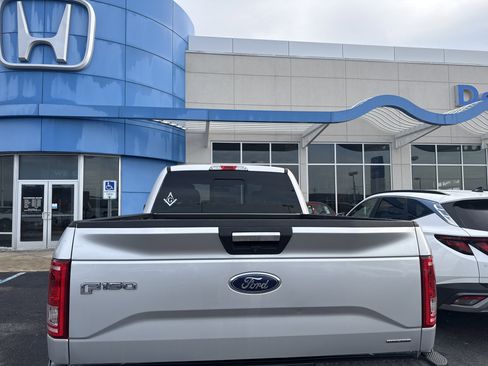 Used 2015 Ford F150 XLT w/ Equipment Group 302A Luxury image 4