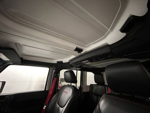 Used 2017 Jeep Wrangler Unlimited Rubicon AWD/4WD image 25