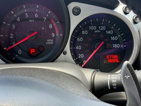 Used 2018 Nissan 370Z Touring image 12