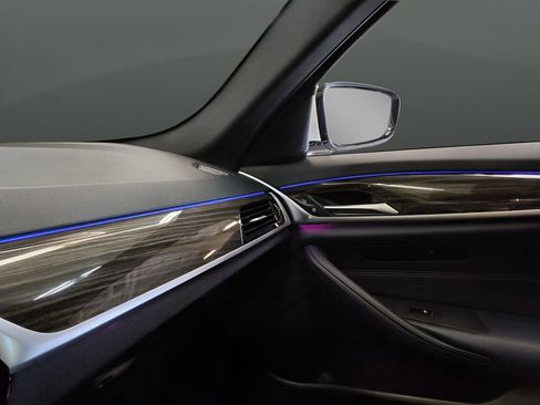 Used 2019 BMW 530i xDrive w/ Convenience Package AWD/4WD image 21