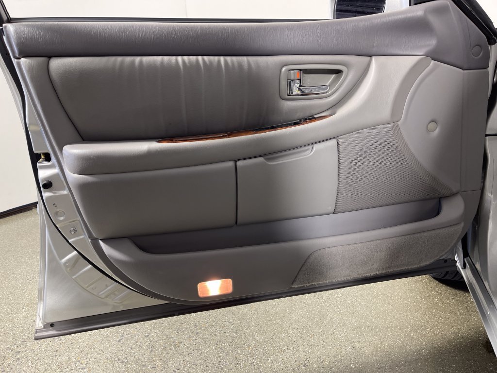 Used 2001 Toyota Avalon XLS w/ Option Pkg 6 FWD image 17