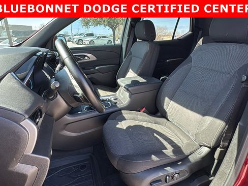 Used 2023 Chevrolet Traverse LT image 13