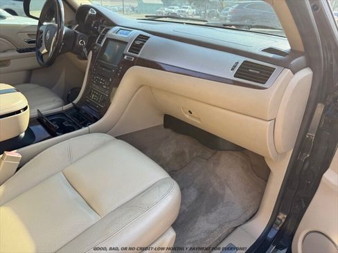 Used 2010 Cadillac Escalade Premium AWD/4WD image 23