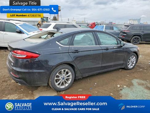 Used 2020 Ford Fusion SE FWD image 4
