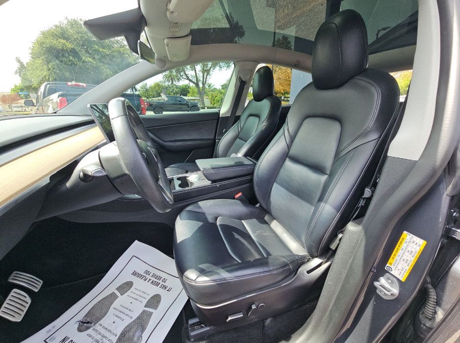 Used 2022 Tesla Model Y Performance AWD/4WD image 5