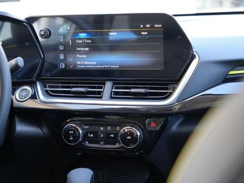 New 2026 Chevrolet Trax ACTIV w/ Sunroof Package FWD image 13