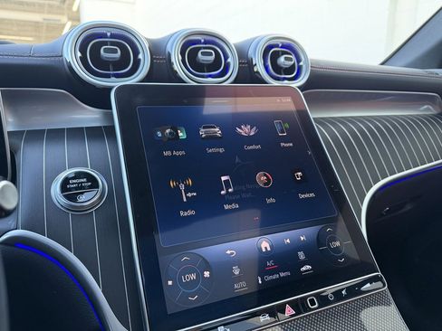 Used 2023 Mercedes-Benz GLC 300 4MATIC image 30