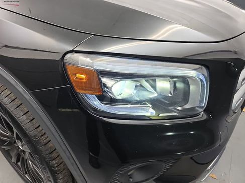 Used 2023 Mercedes-Benz GLB 250 4MATIC image 13